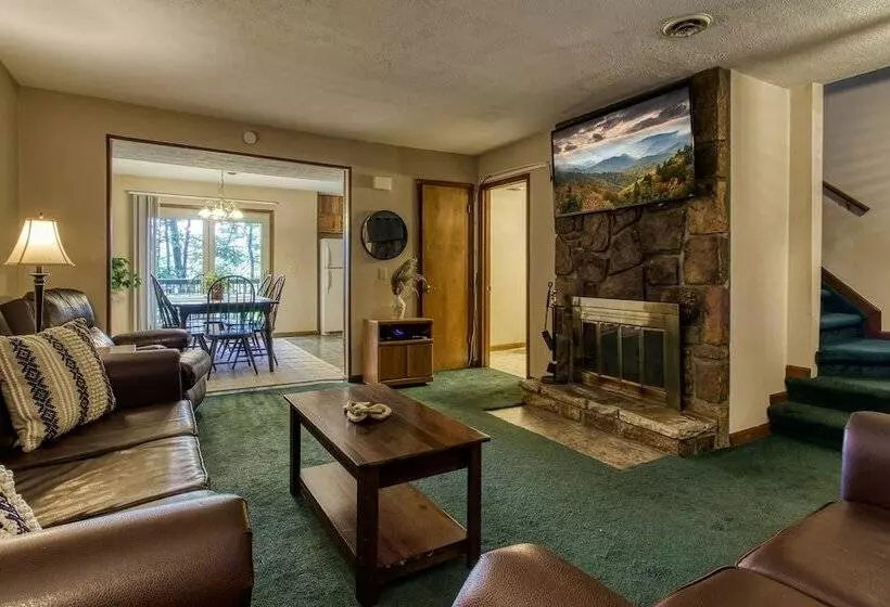 Pinecrest Hotel B