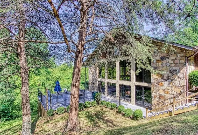 Pinecrest Hotel B