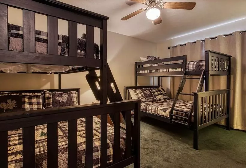 Pinecrest Hotel B
