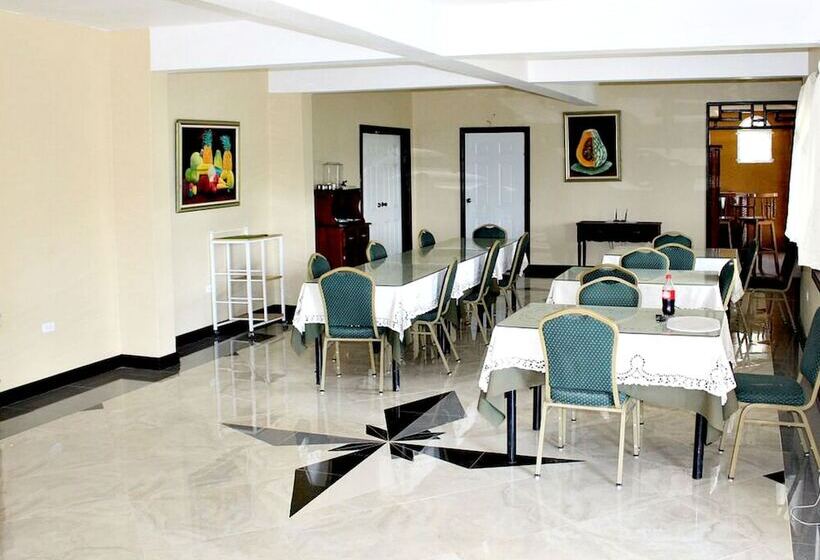 استراحتگاه Starlight Chalet