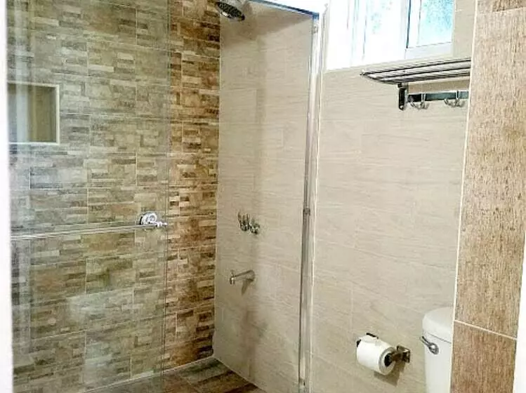 استراحتگاه Starlight Chalet