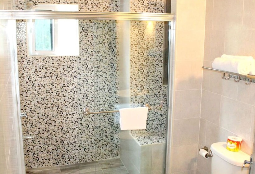 استراحتگاه Starlight Chalet