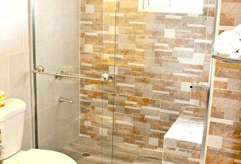 استراحتگاه Starlight Chalet