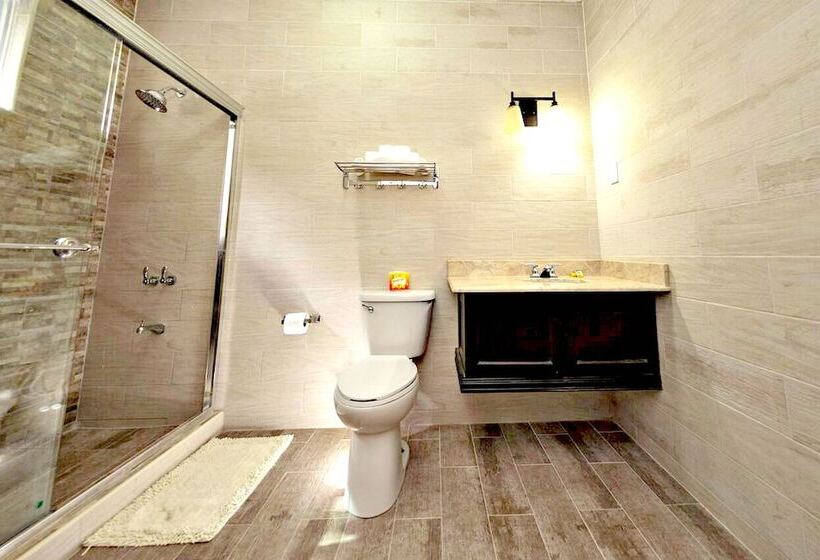 استراحتگاه Starlight Chalet