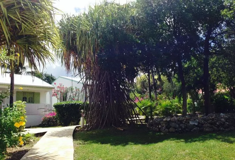 Au Village De Menard