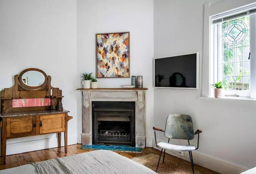 민박 Bondi Beach House