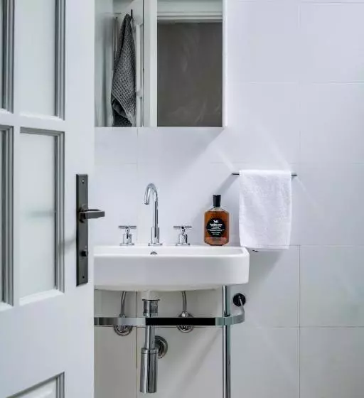 민박 Bondi Beach House