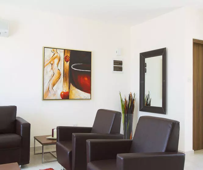 Chloraka Terrace Apartments