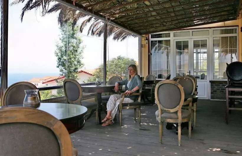 Hotel Belvedere Aeolis