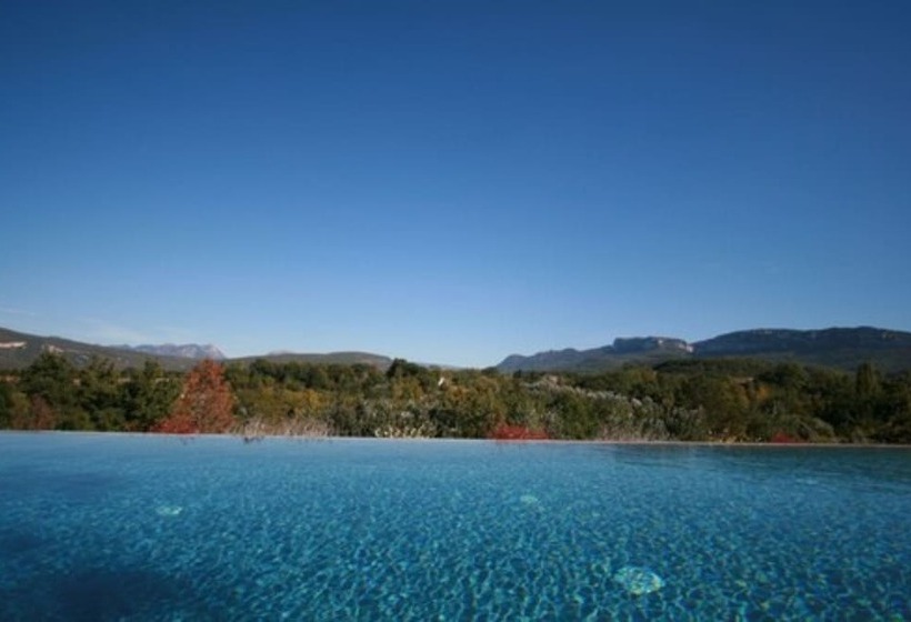 בית מלון כפרי Château Les Oliviers De Salettes