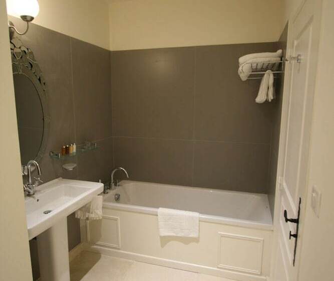 בית מלון כפרי Château Les Oliviers De Salettes