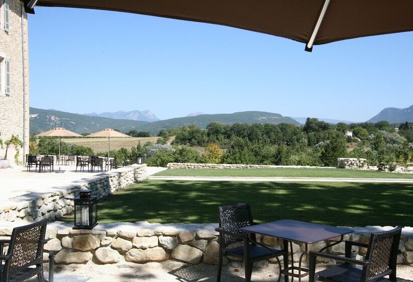 בית מלון כפרי Château Les Oliviers De Salettes