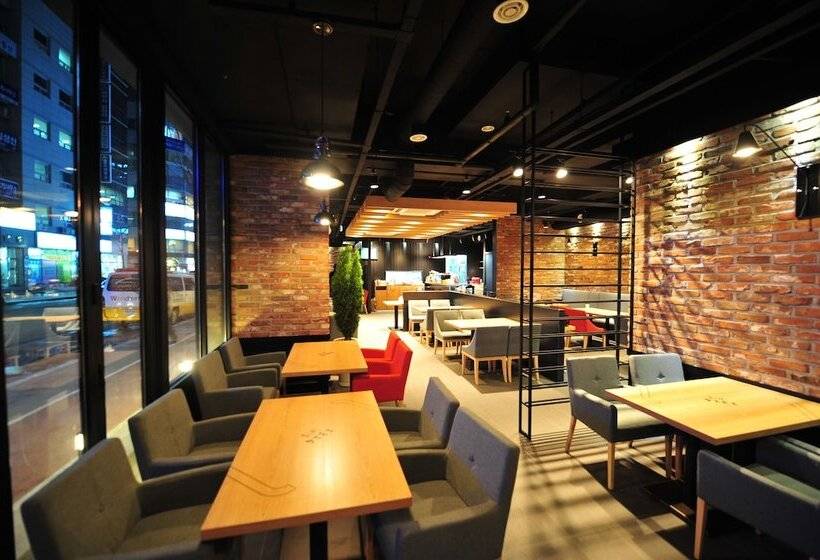 Отель Good Morning Residence  Hue