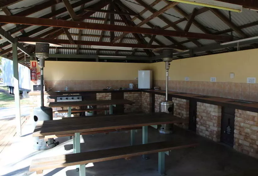 ホテル Aaok Jandowae Accommodation Park