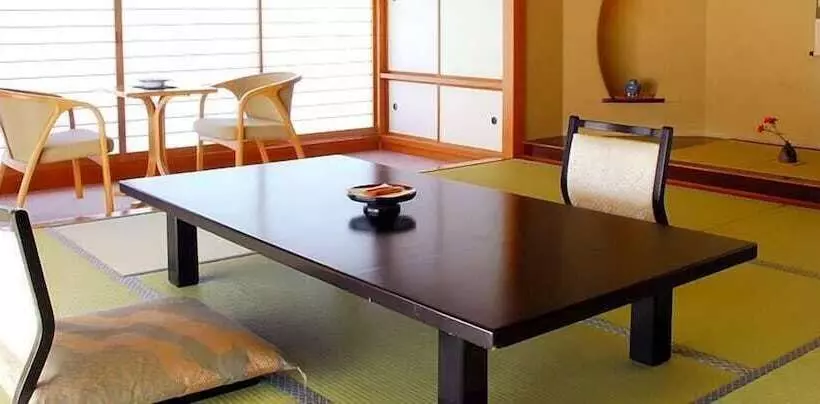 Aburaya Ryokan
