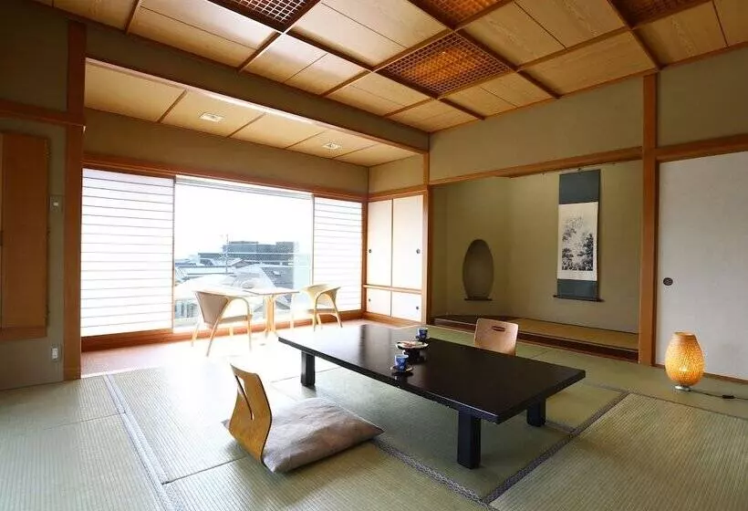 Aburaya Ryokan