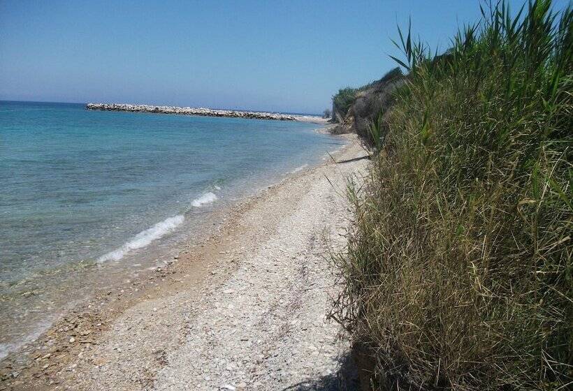 Kavos Psarou Studios And Apartments