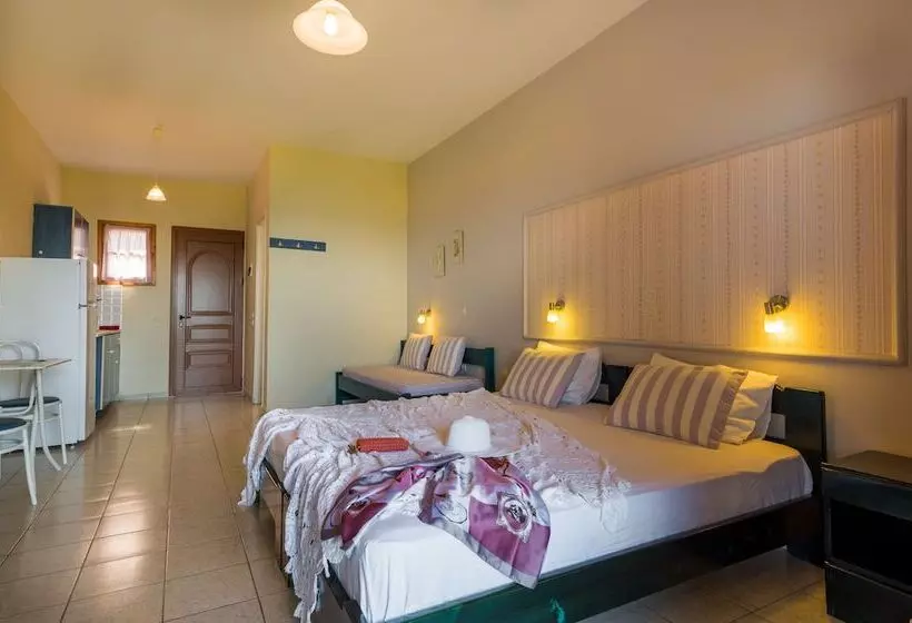 Kavos Psarou Studios And Apartments