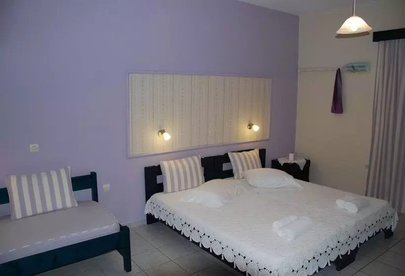 Kavos Psarou Studios And Apartments
