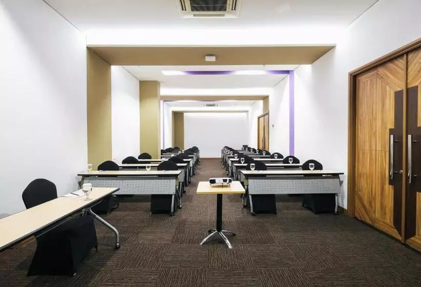 Luminor Hotel Metro Indah Bandung By Wh