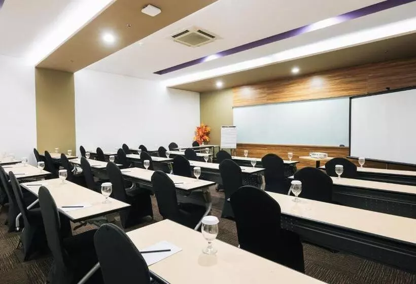 Luminor Hotel Metro Indah Bandung By Wh