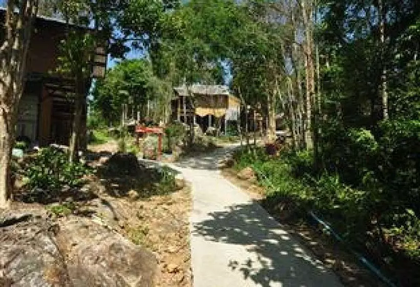 Phutawan Bamboo Resort