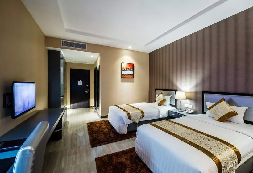 The Litz Hotel & Suites