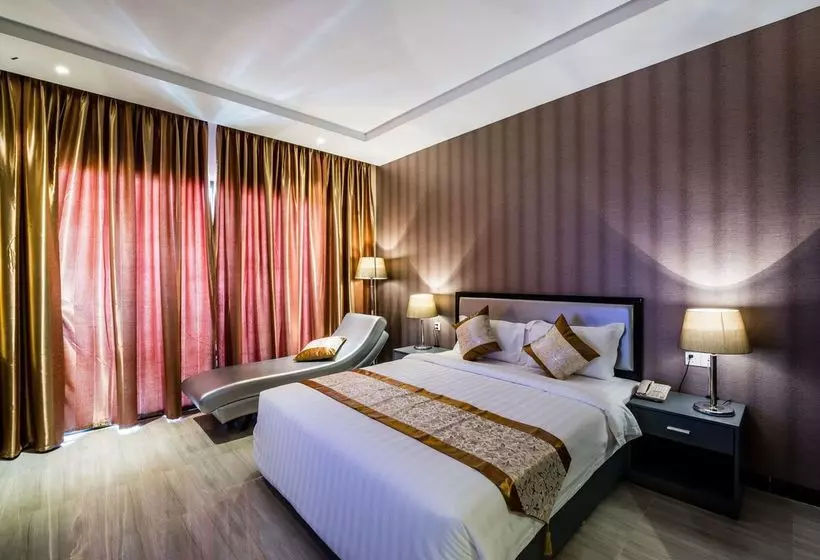 The Litz Hotel & Suites