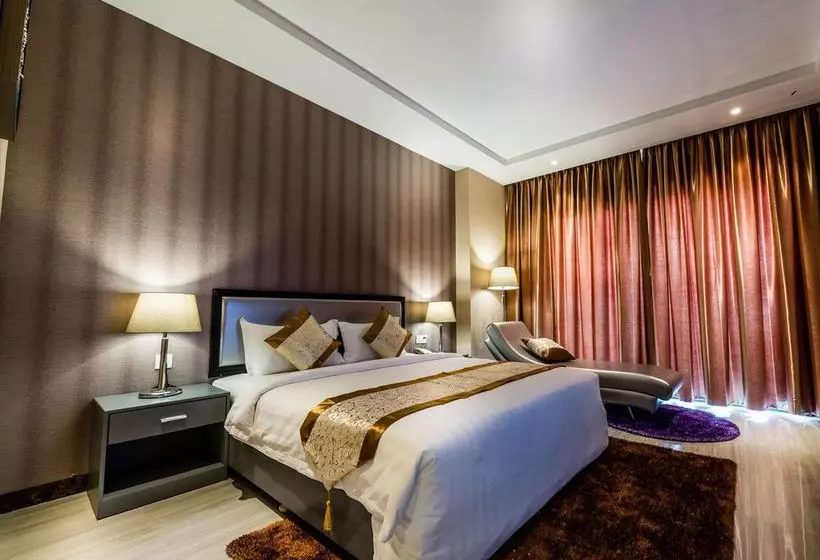 The Litz Hotel & Suites