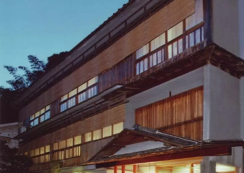 Tsukimotoya Ryokan