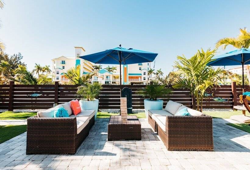 בית מלון כפרי Cabanas Of Treasure Island