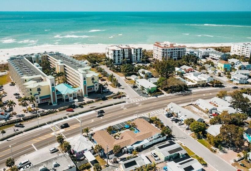 בית מלון כפרי Cabanas Of Treasure Island