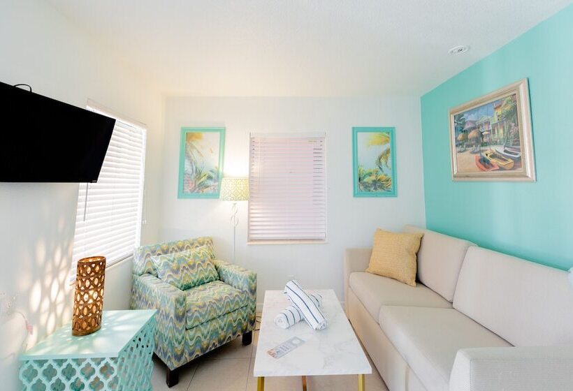 בית מלון כפרי Cabanas Of Treasure Island