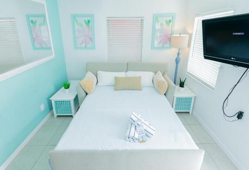 בית מלון כפרי Cabanas Of Treasure Island