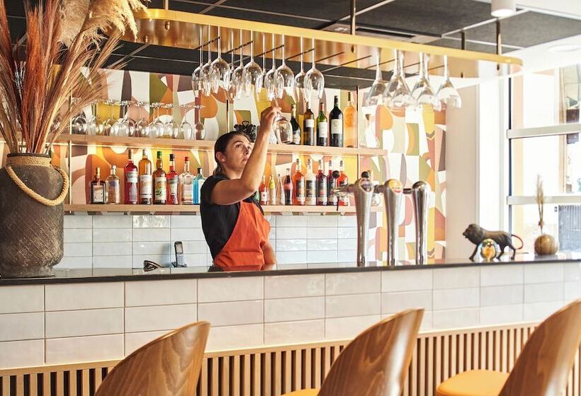 Отель Originals Boutique, Hôtel Larivaut, Puy Guillaume