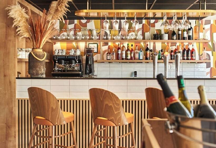 Отель Originals Boutique, Hôtel Larivaut, Puy Guillaume