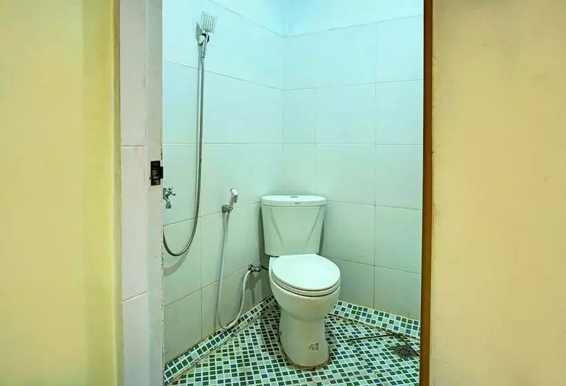 Hotelli Oyo 90979 Ryfana Residence Syariah