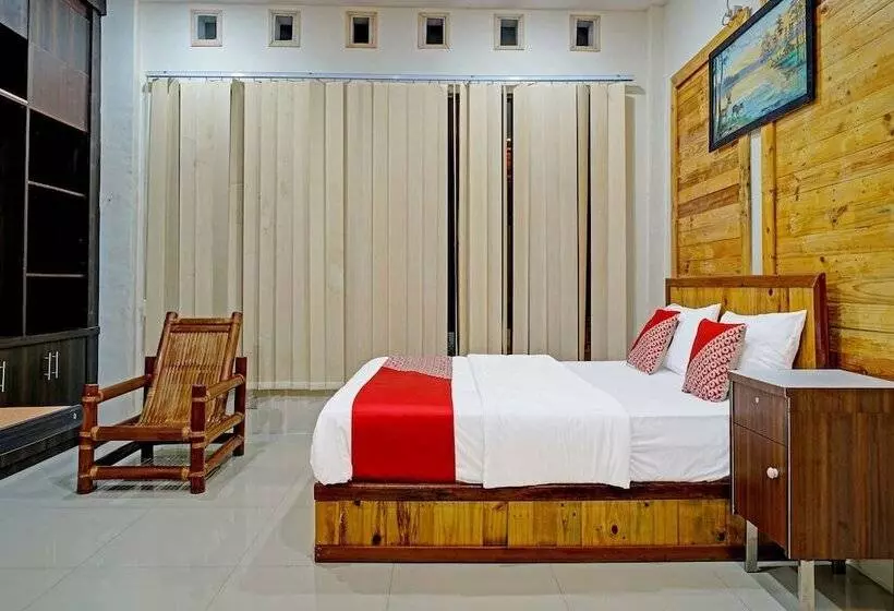 Hotelli Oyo 90979 Ryfana Residence Syariah