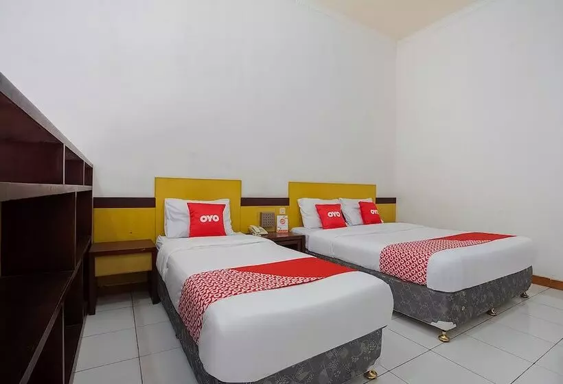 Hotelli Oyo 90979 Ryfana Residence Syariah