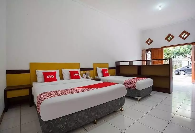 Hotelli Oyo 90979 Ryfana Residence Syariah