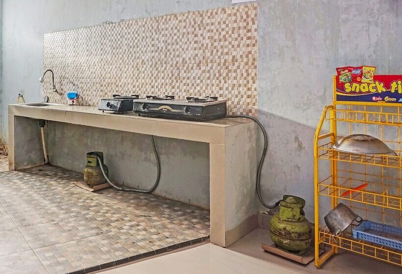 Отель Oyo 91219 Adhyaksa Homestay Makassar