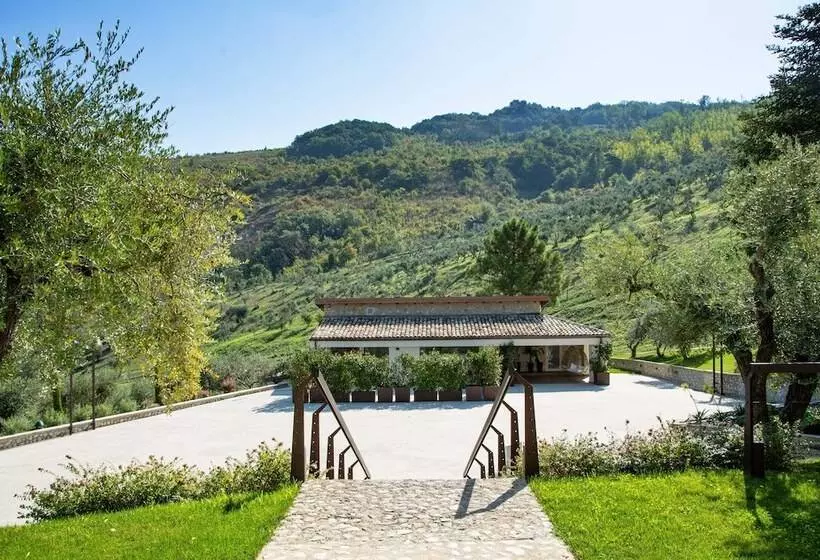 Maaseutuhotelli Colle Serrano Relais & Spa