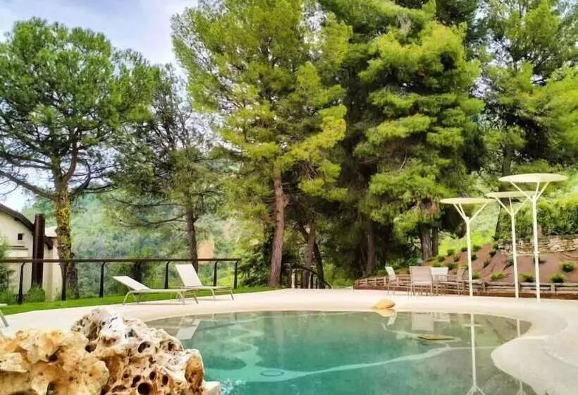 Maaseutuhotelli Colle Serrano Relais & Spa