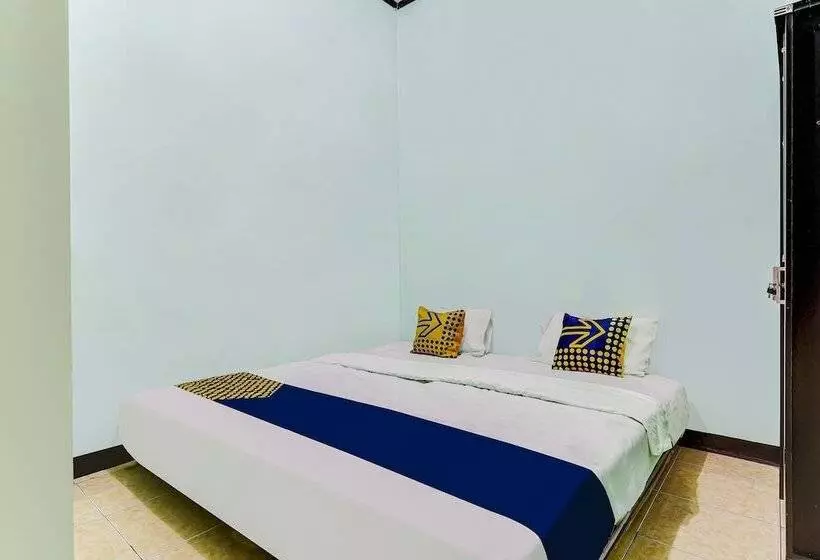 هتل Spot On 91159 Kost Putrana Syariah