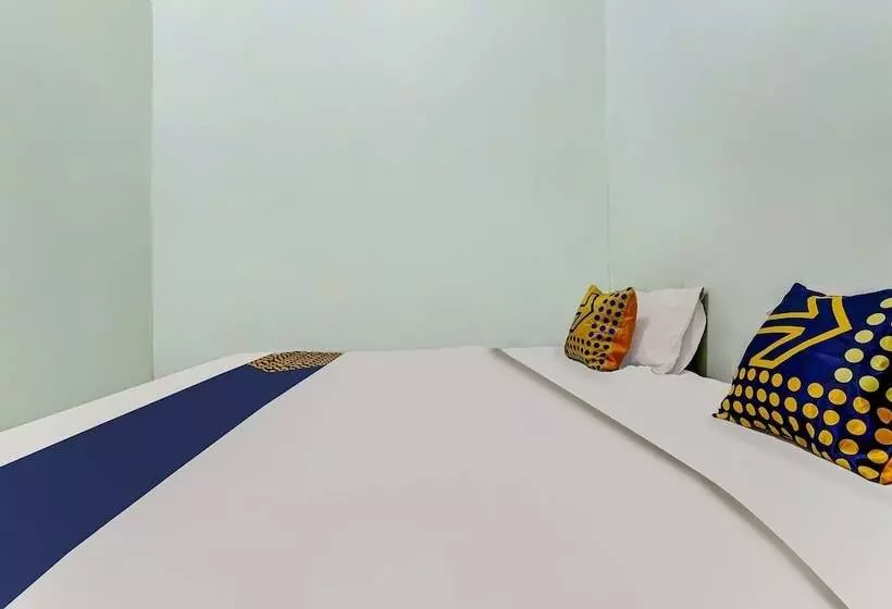 هتل Spot On 91159 Kost Putrana Syariah