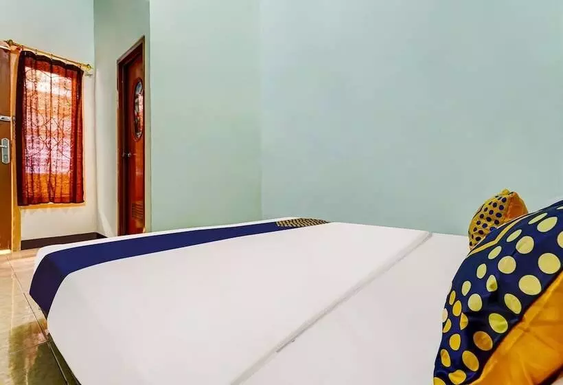 هتل Spot On 91159 Kost Putrana Syariah