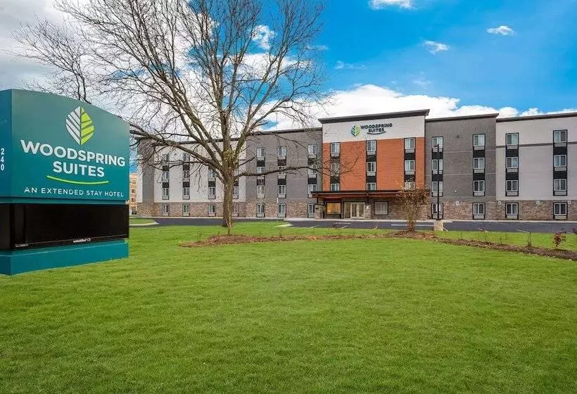 هتل Woodspring Suites Dearborn   Detroit