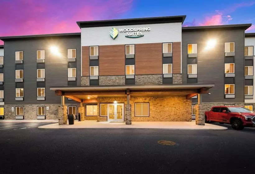 هتل Woodspring Suites Dearborn   Detroit