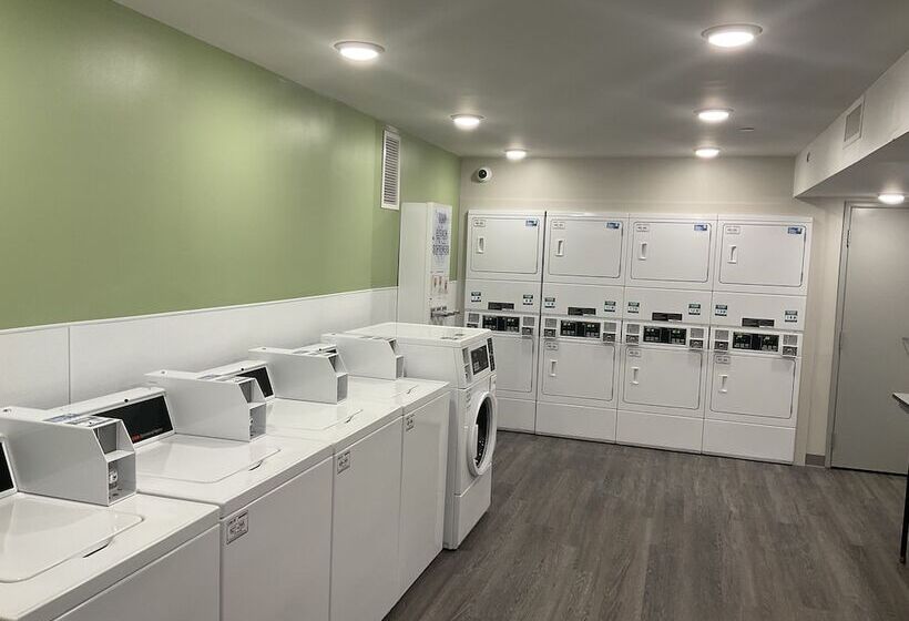 호텔 Woodspring Suites Dearborn Detroit