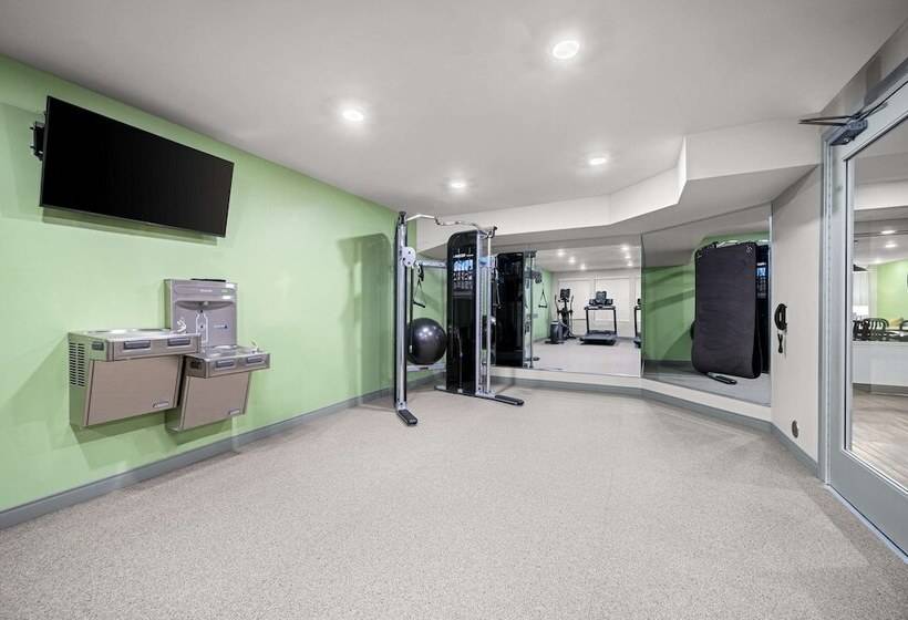 호텔 Woodspring Suites Dearborn Detroit